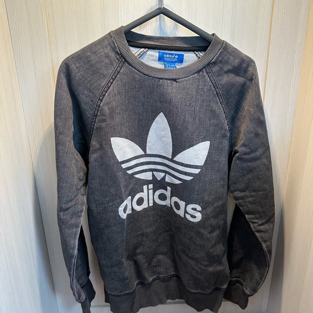 Men’s Adidas crew neck sweat shirt